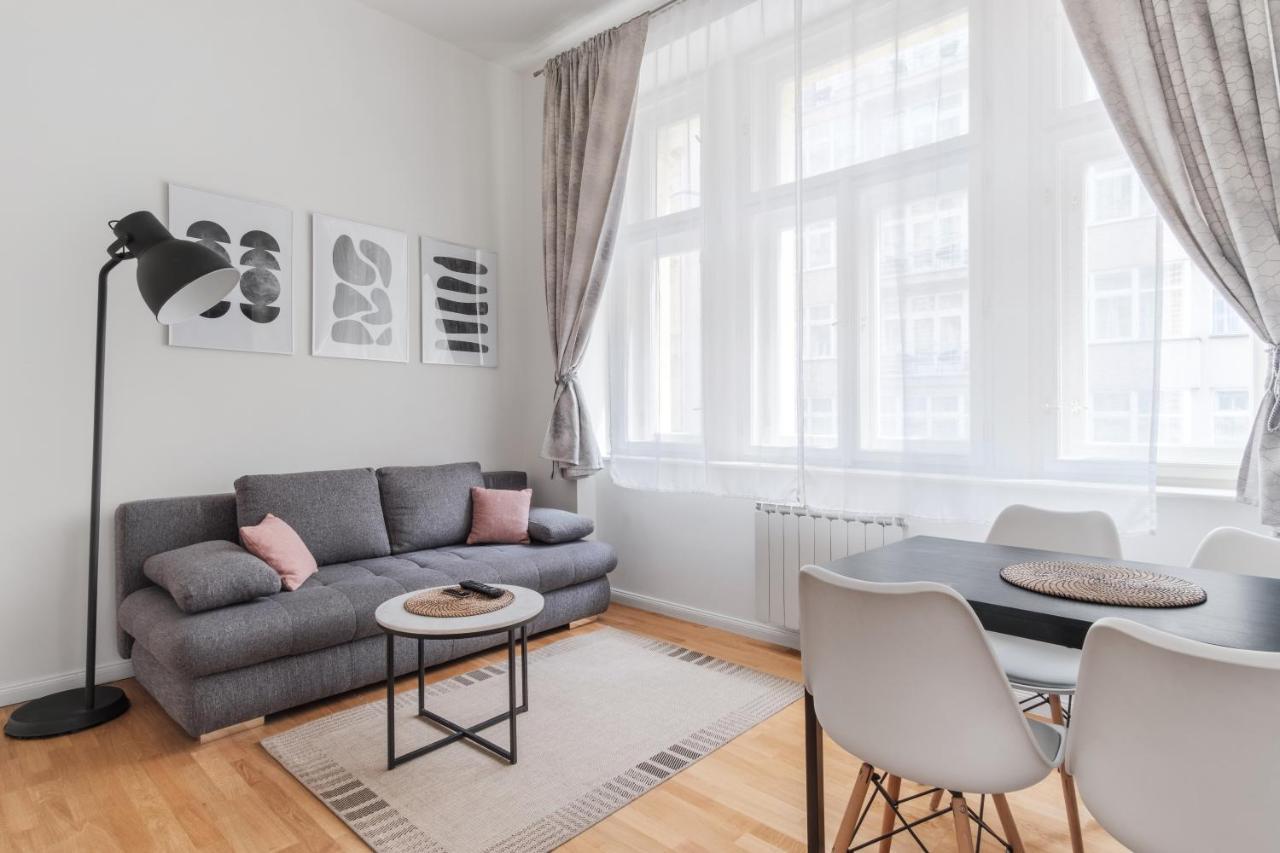 Luminous Apartment For 2 Near Wenceslas Square By Prague Days Exterior foto
