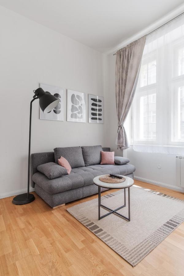 Luminous Apartment For 2 Near Wenceslas Square By Prague Days Exterior foto